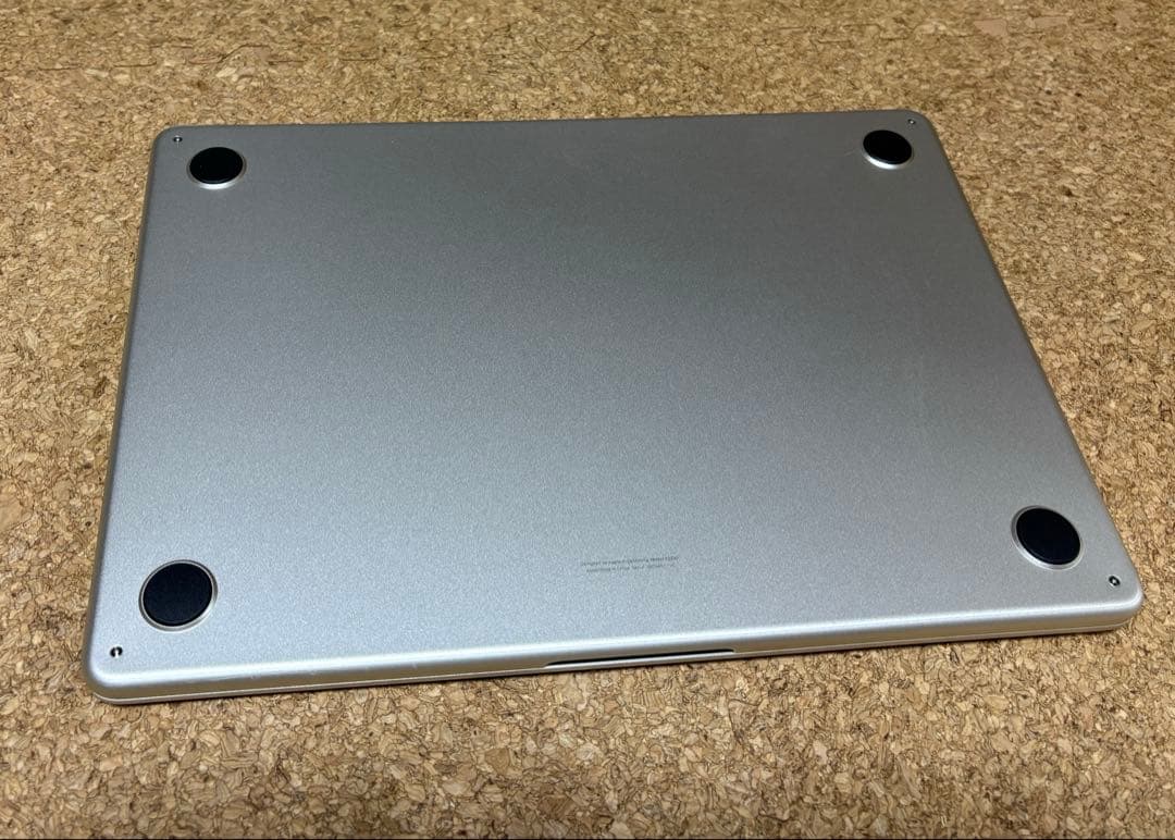 MacBook Air M4チップ 16GBメモリ 512GBストレージ