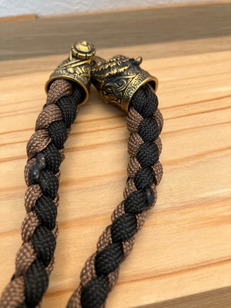 342・グリズリーチャームでパラコードウォレットチェーン・オリジナルハンドメイド