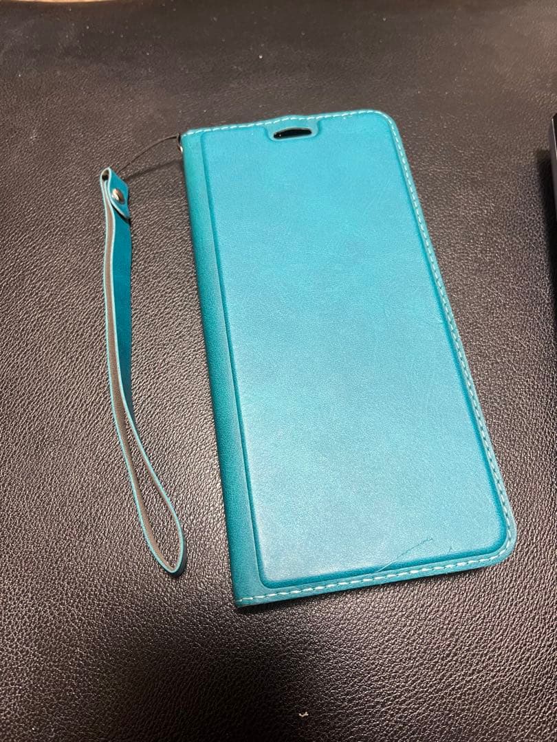 BASIO KYV47 赤色 スマートフォン 本体+ オマケでケースと充電台