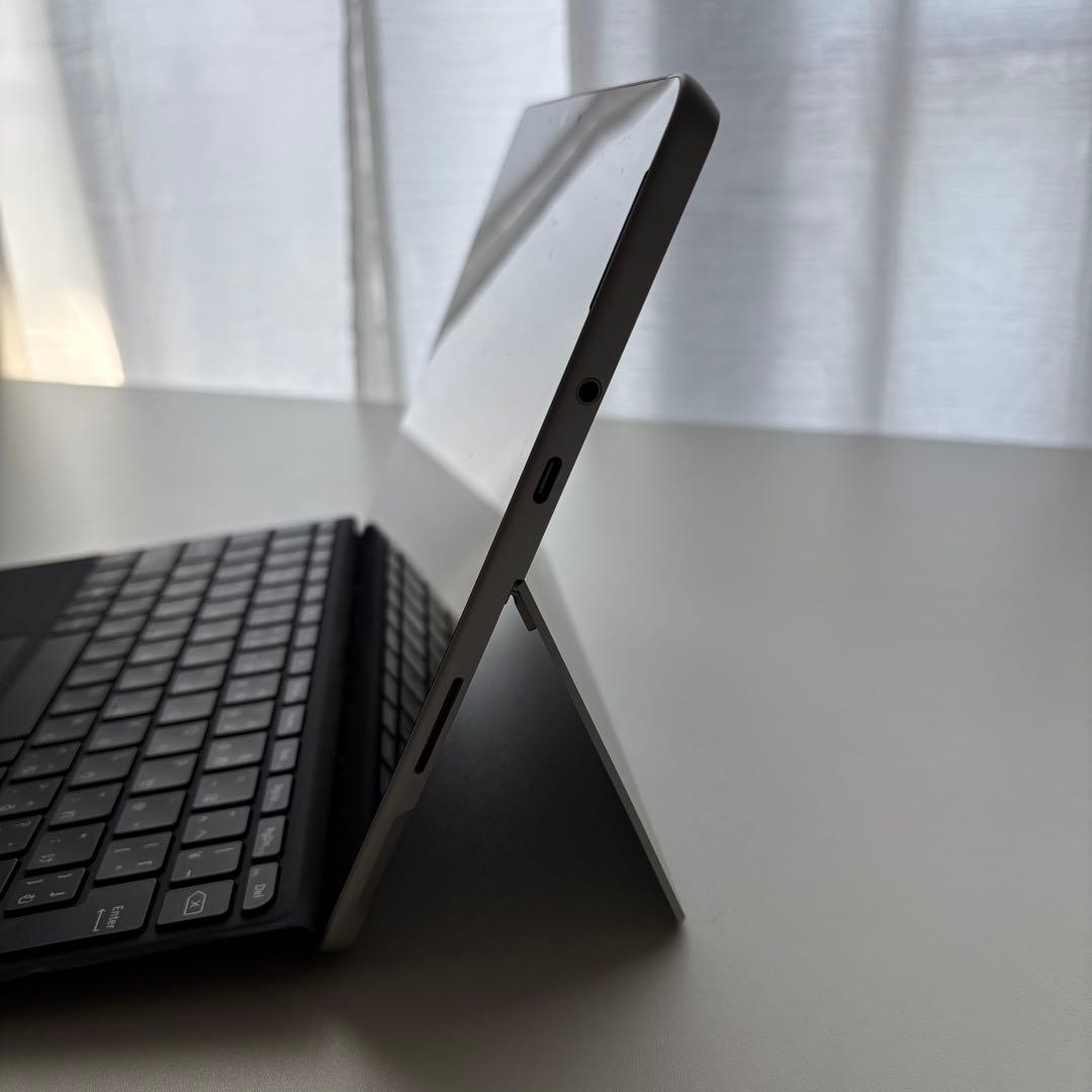 【美品】Surface Go 2 /タイプカバー＆アダプター付き