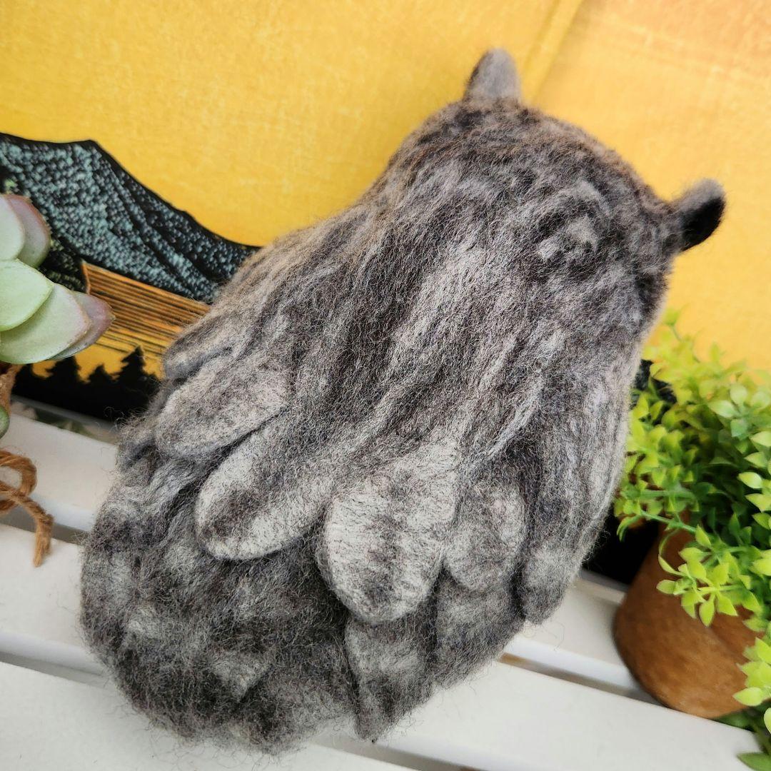 羊毛フェルト 置物　アフリカオオコノハズク　 約18cm