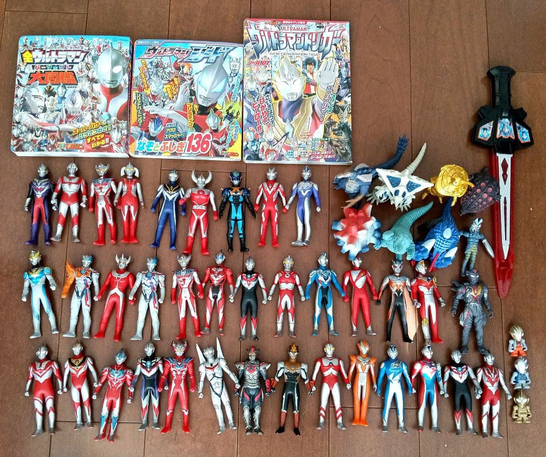 【値下げ】ウルトラマンソフビ 44体　バスボールフィギュア　本　剣　まとめ売り