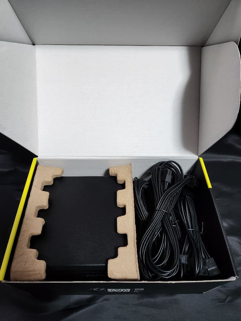 ほぼ新品 CORSAIR RM1000e