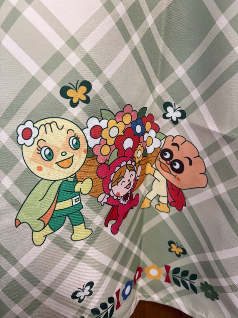 新作　アンパンマンエプロン　緑　チェック　幼稚園教諭　 保育士