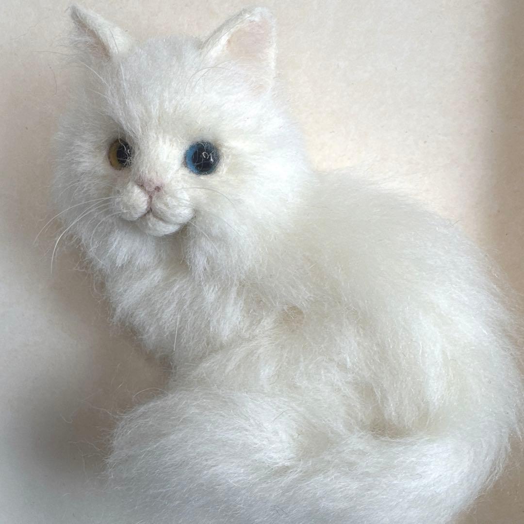 羊毛フェルト猫 白猫ブローチ