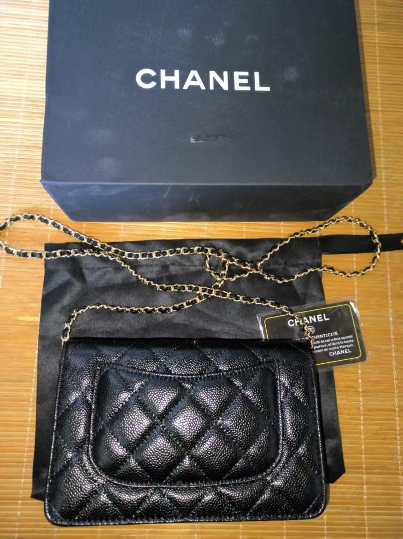CHANEL チェーンウォレット ブラック ゴールド ノベルティ