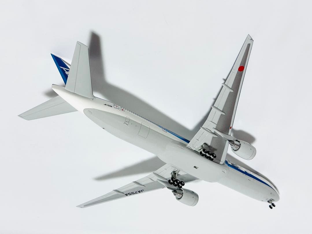 全日空商事1/200 B777-300 ANAガンダムジェット NH20035
