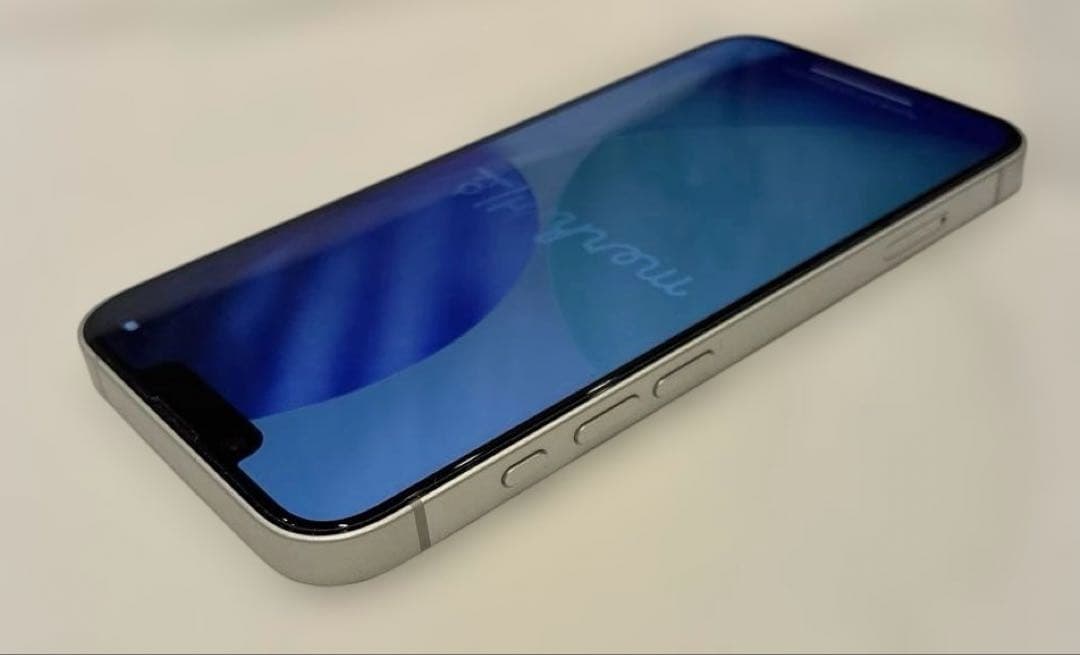 【128GB】iPhone16e ホワイト バッテリー99％