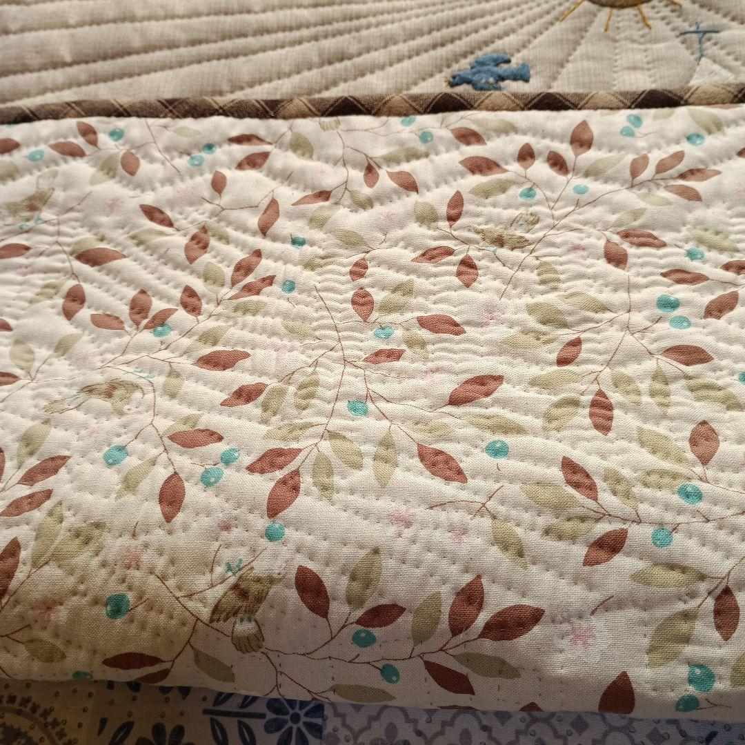 ♪パッチワークキルト・タペストリー♪　ハンドメイド