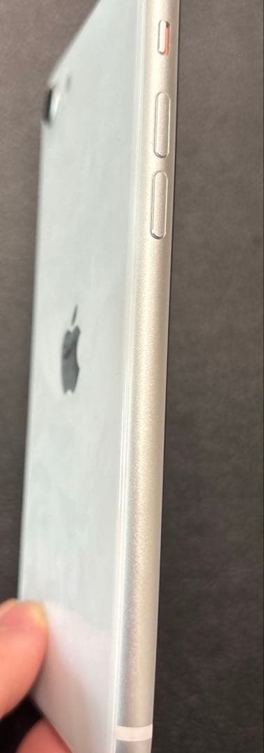【美品】iphoneSE(第2世代）64GB　SIMフリー