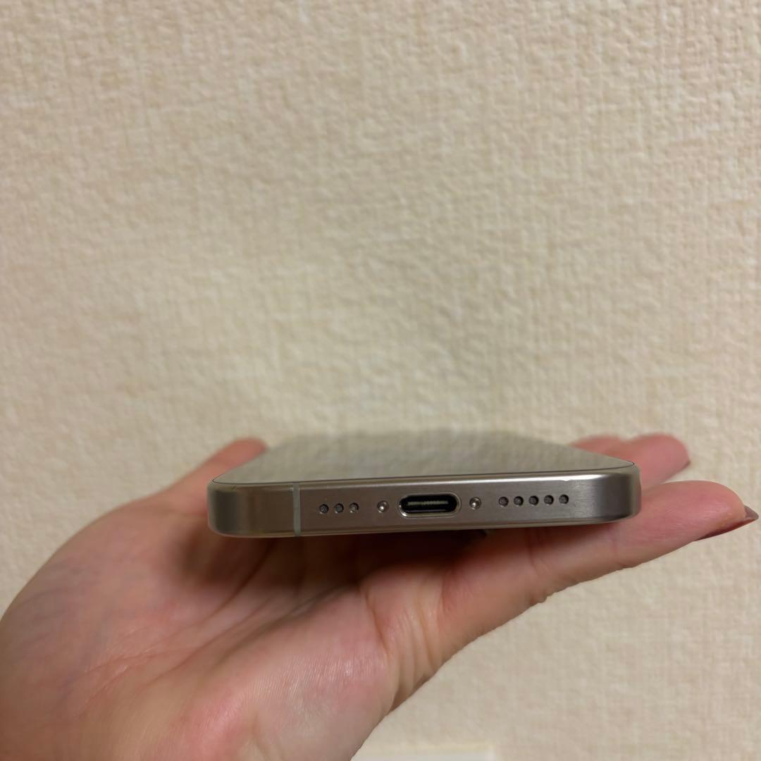iPhone15 pro 256GB ナチュラルチタニウム バッテリー残量88%