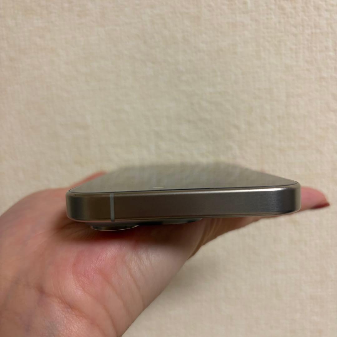 iPhone15 pro 256GB ナチュラルチタニウム バッテリー残量88%