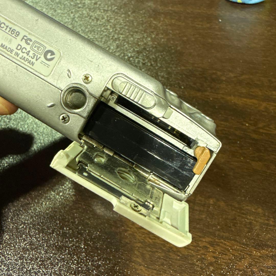 S782 Canon IXY DIGITAL 7.1メガピクセル 700