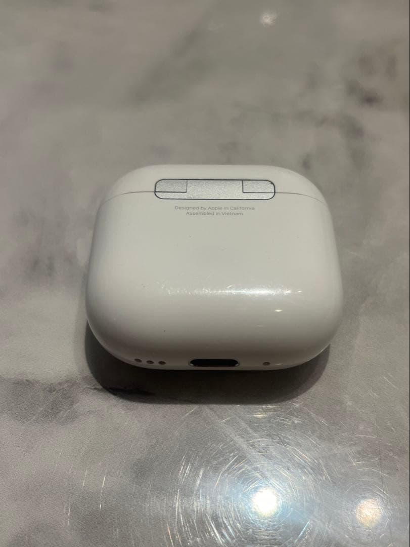AirPods 4 (ANC搭載) ケースのみ