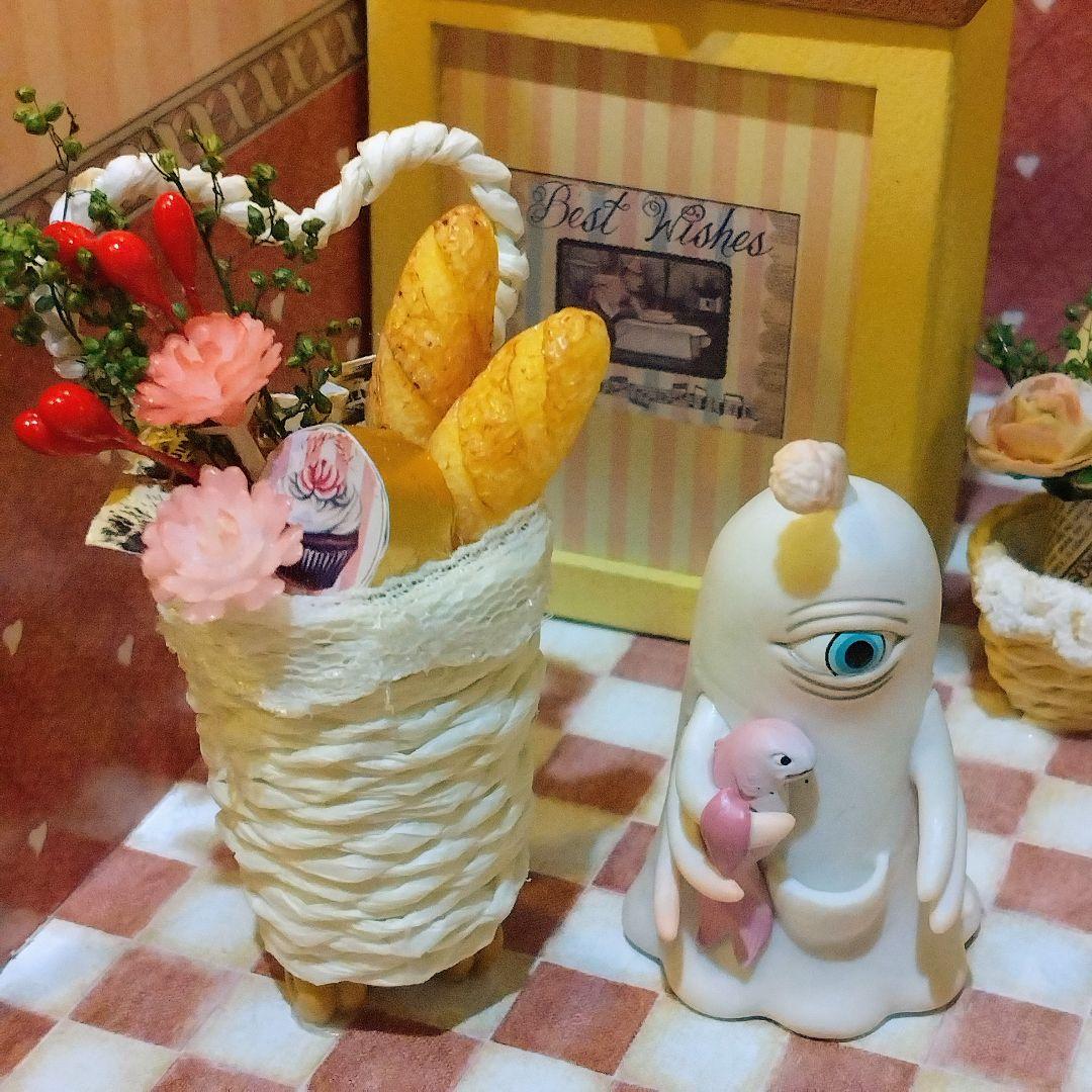 ヒグチユウコ　フィギュア7体＆LEDライト、オルゴール付きドールハウスセット