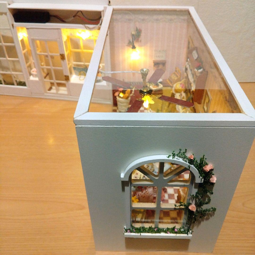 ヒグチユウコ　フィギュア7体＆LEDライト、オルゴール付きドールハウスセット