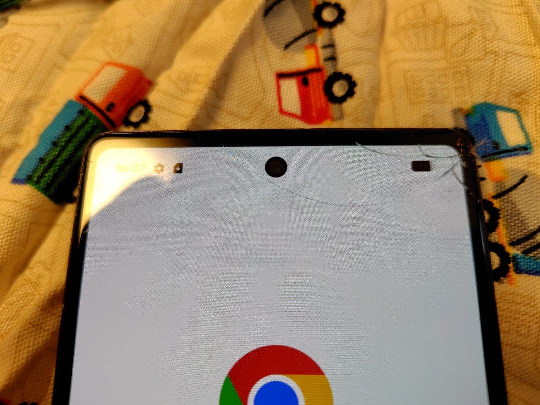 Google Pixel 6a　simフリー　ケーブル無し　画面割れ