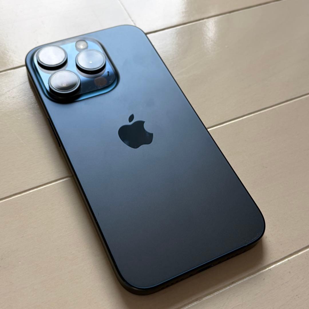 Apple iPhone 15 Pro 128GB ケース付き