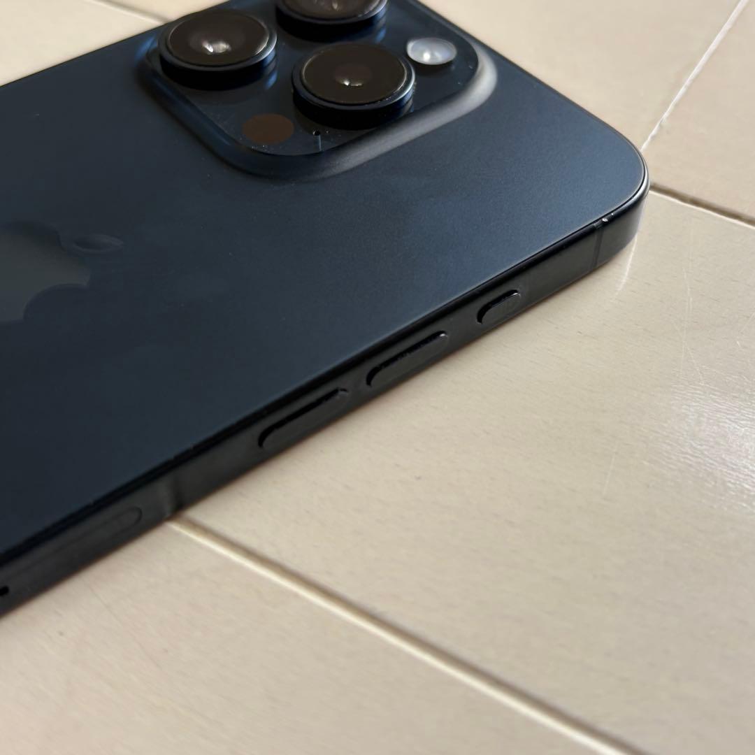 Apple iPhone 15 Pro 128GB ケース付き