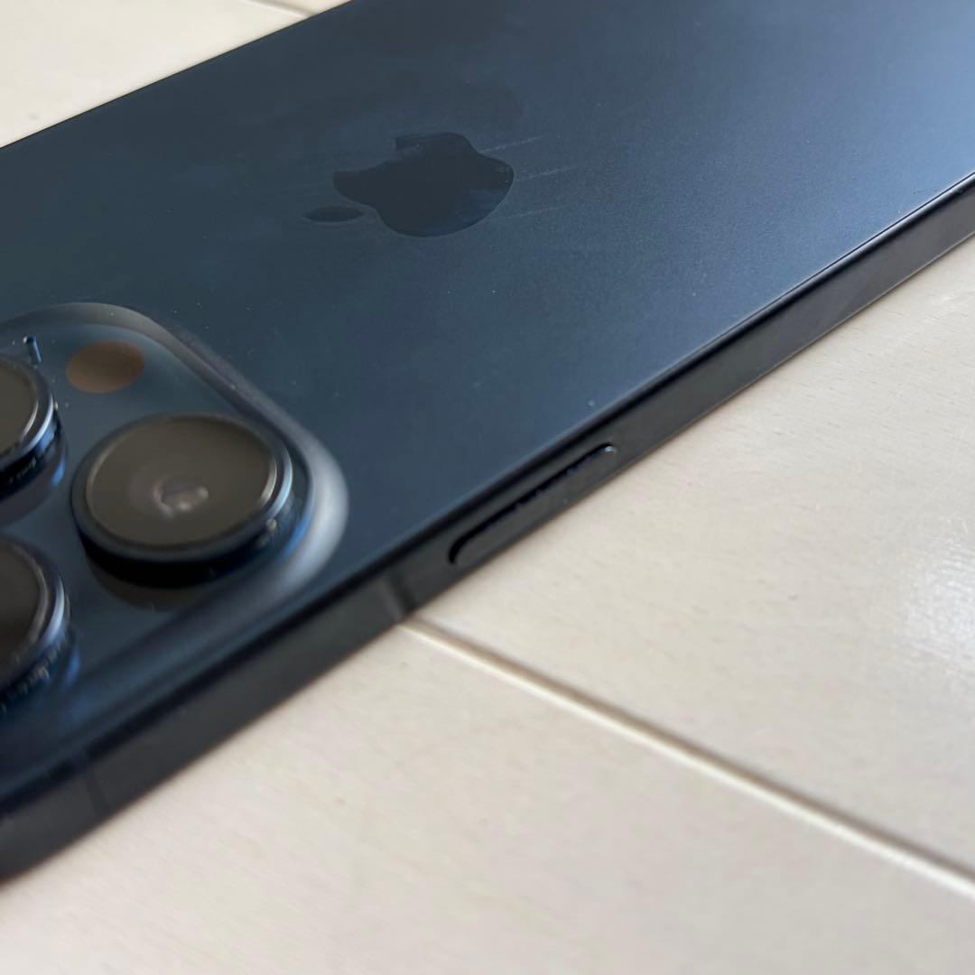 Apple iPhone 15 Pro 128GB ケース付き