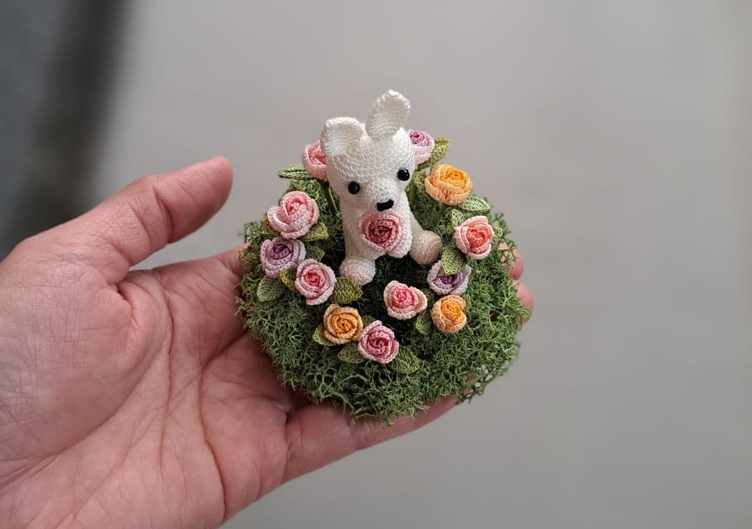 ローズガーデンとうさぎちゃん　レース編み　ハンドメイド　インテリア