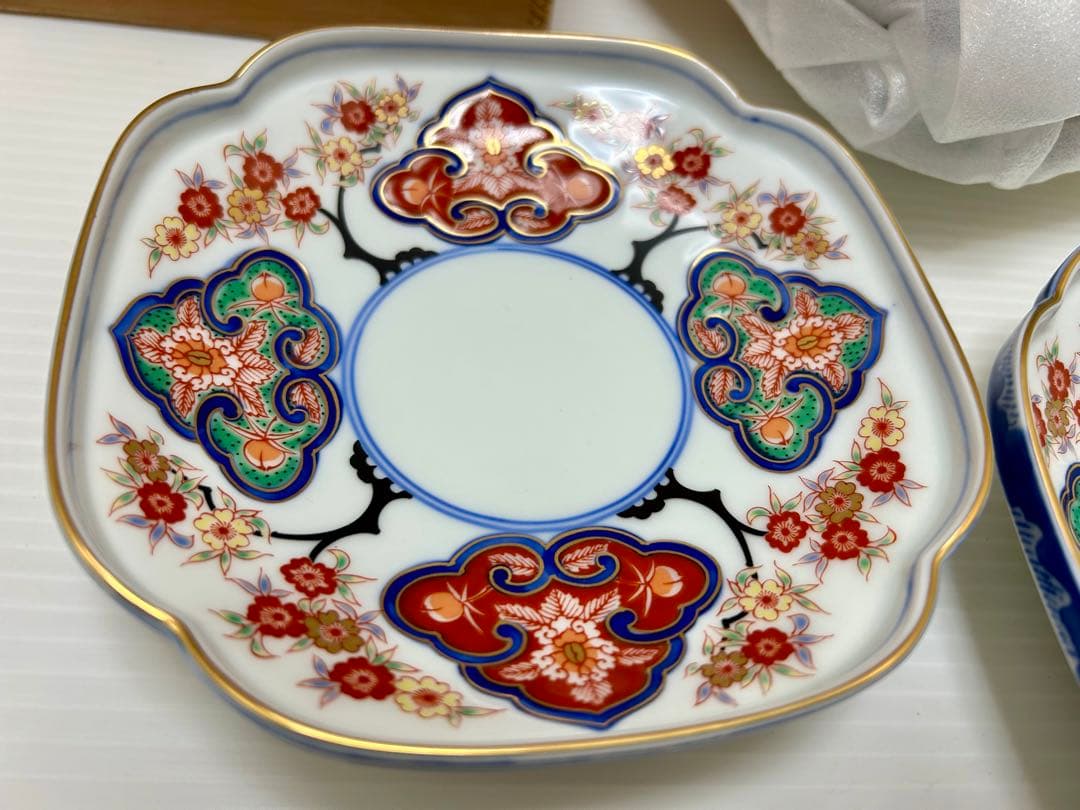 有田焼　其泉窯　四方木甲桜花文 銘々皿　5枚　金彩　盛皿　染錦桜花紋