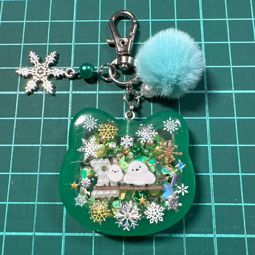 7041☆ シマエナガ　シェイカー　キーホルダー　レジン　ハンドメイド
