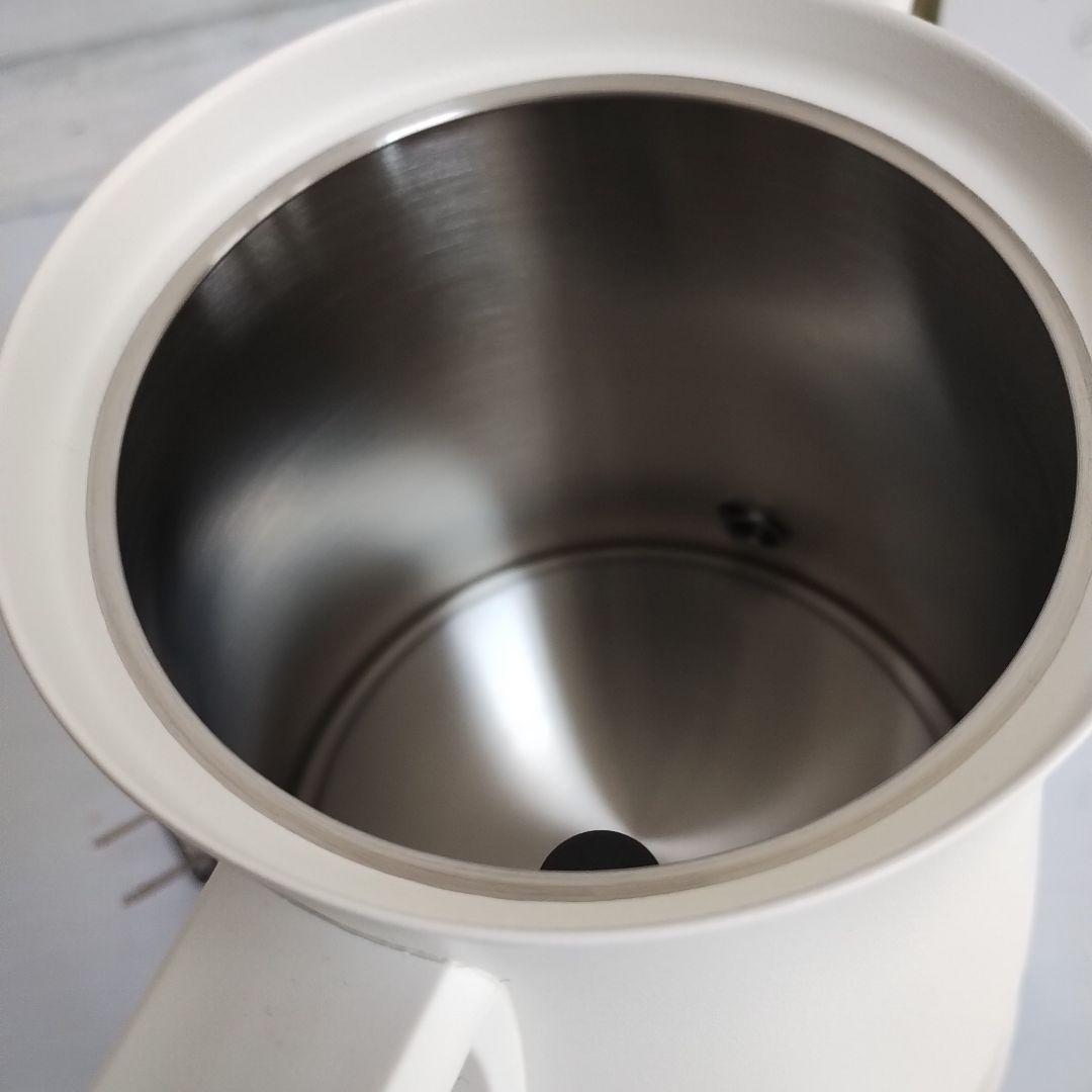 2024年式6月発売BALMUDA 電気ケトル ホワイト0.6㍑未使用　展示品