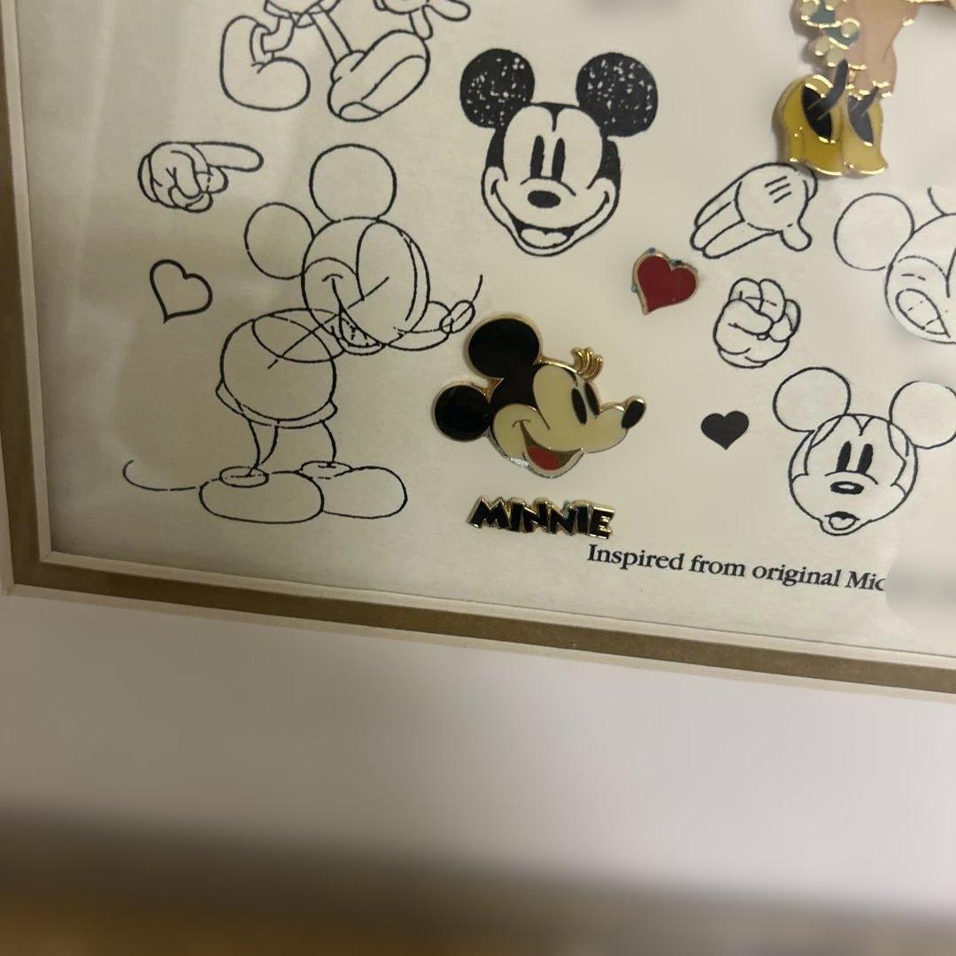 2500点限定★ディズニー　ミッキー　ミニー　model sheet バッジ
