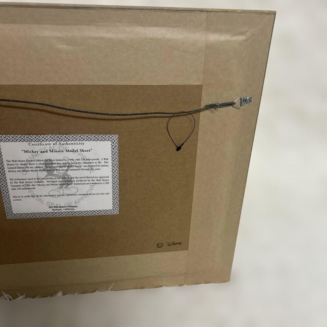 2500点限定★ディズニー　ミッキー　ミニー　model sheet バッジ