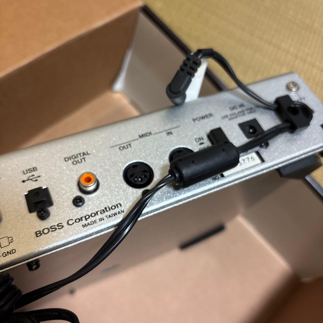 BOSS GT-10 マルチエフェクター（箱・純正ACアダプター・取説付）