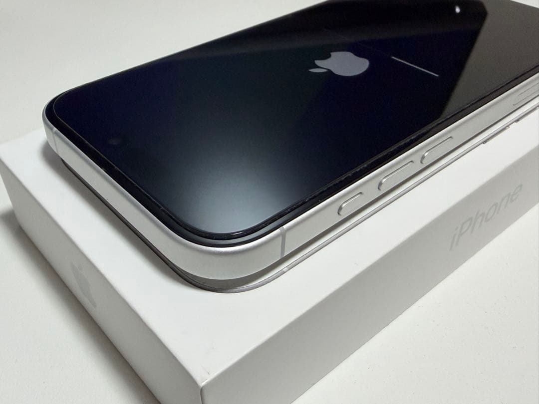 iPhone16 128GB ホワイト バッテリー91％ケース付き