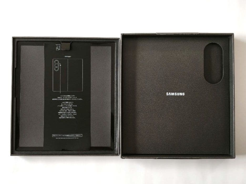 Galaxy Z Fold 7 Silver Shadow 256GB 本体