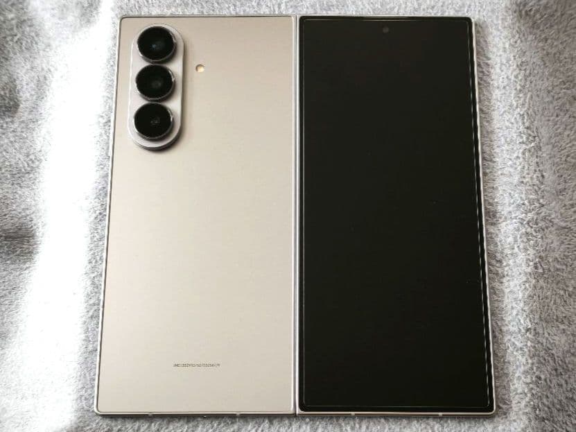 Galaxy Z Fold 7 Silver Shadow 256GB 本体