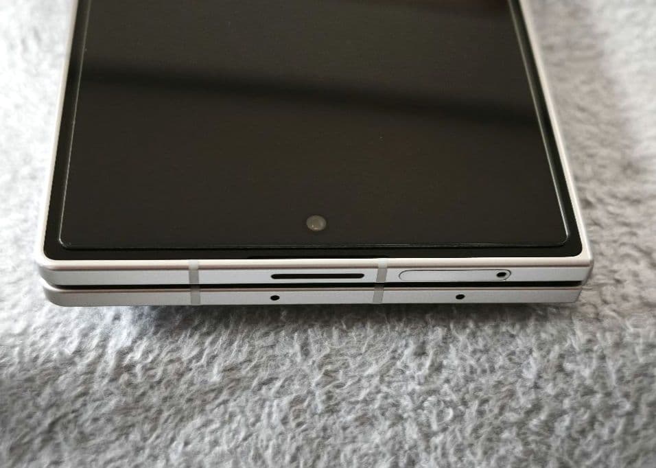 Galaxy Z Fold 7 Silver Shadow 256GB 本体