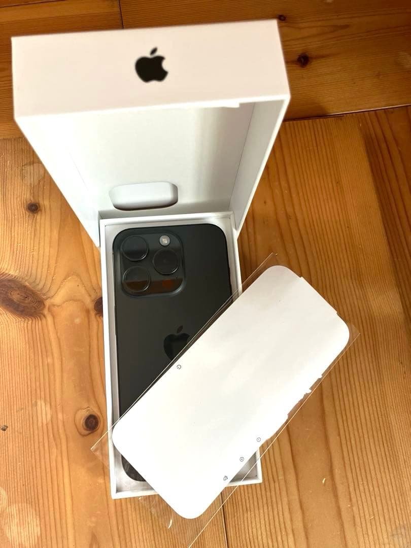Apple iPhone 15 pro ブラックチタニウム