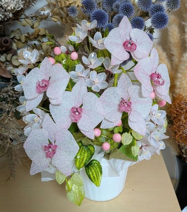 胡蝶蘭と桜　　　　アメリカンフラワー　（ディップフラワー）