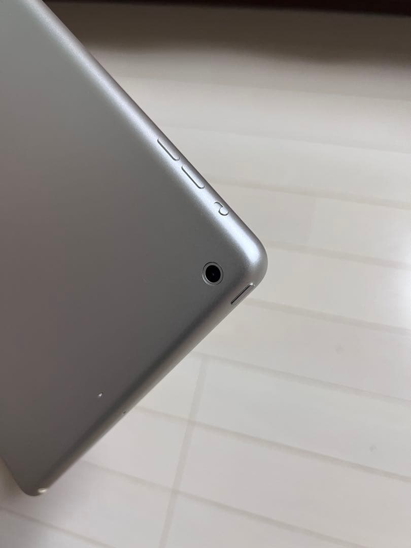 ipad Air（初代)32GB WIFIモデル 9.7インチ シルバー