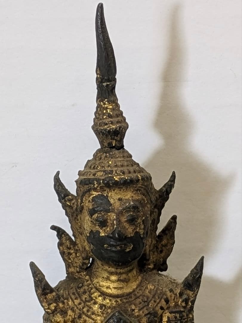タイのラタナコーシン朝（18世紀〜19世紀頃）に作られた、青銅像　神像。