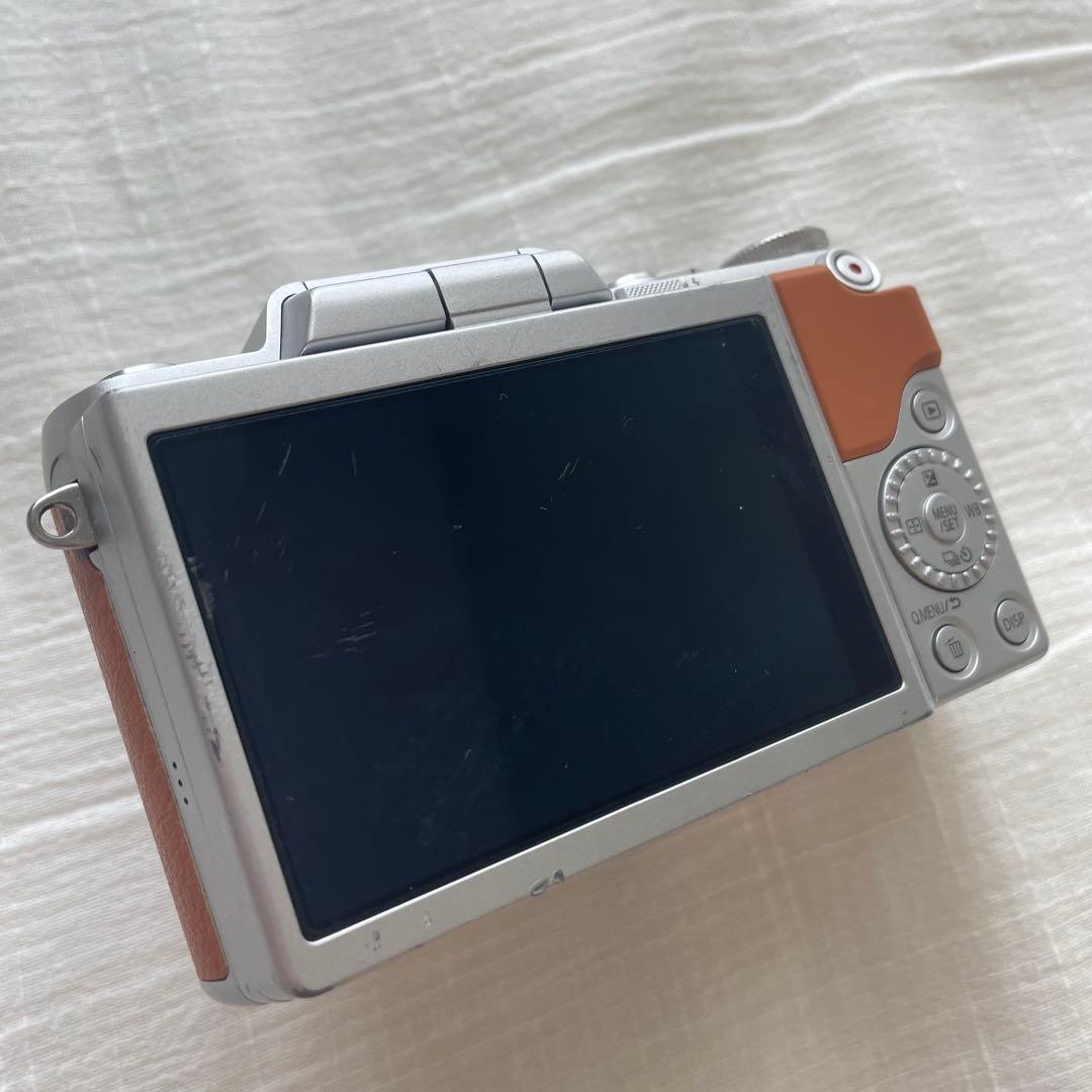 Panasonic DMC-GF7W ミラーレスカメラ
