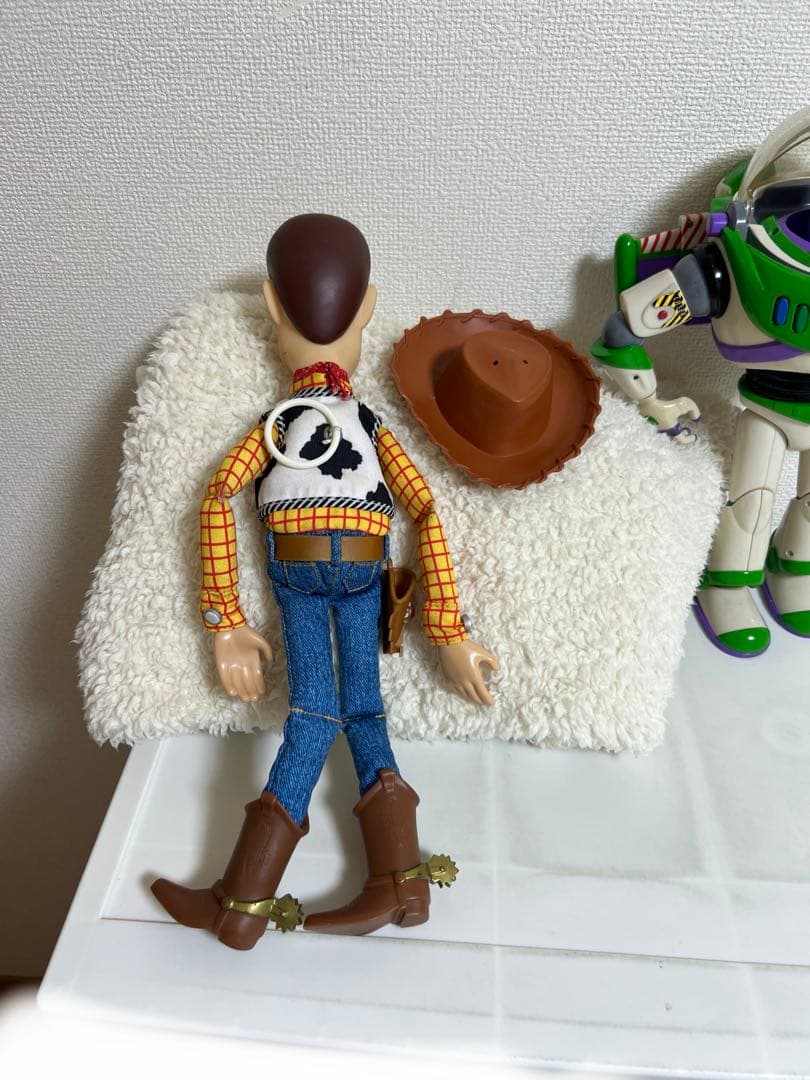 トイストーリーのトーキングフィギュア、ウッディー、バズ・フォーキー、ライトイヤー