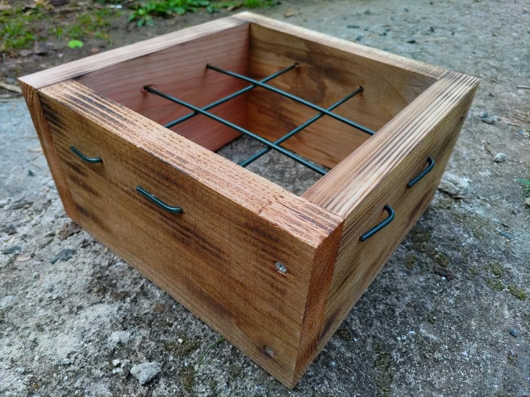 日本蜜蜂 重箱式巣箱 スライド底板 説明書有　プラス　誘引液300㌘