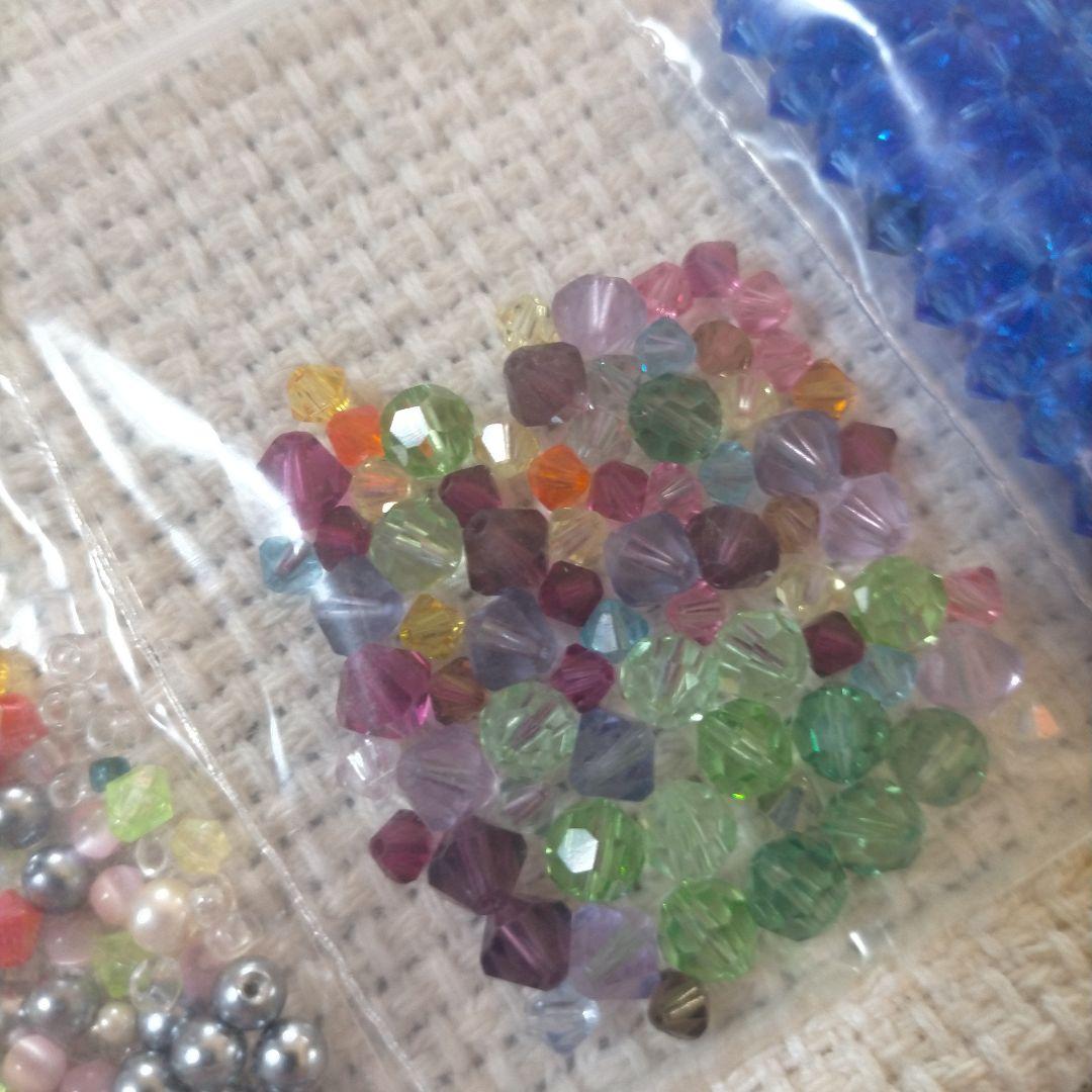 ♥スワロフスキービーズ　ハンドメイド　まとめ売り1000個以上‼️オマケ付き♥