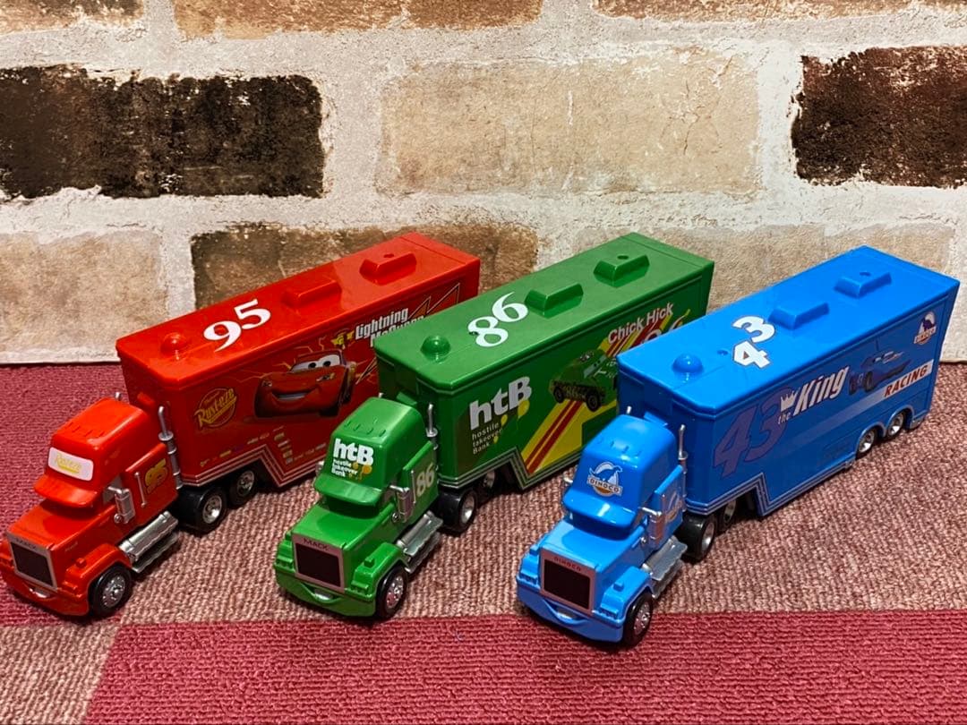 【新品】カーズ　マック トラック トレーラー　3台セット