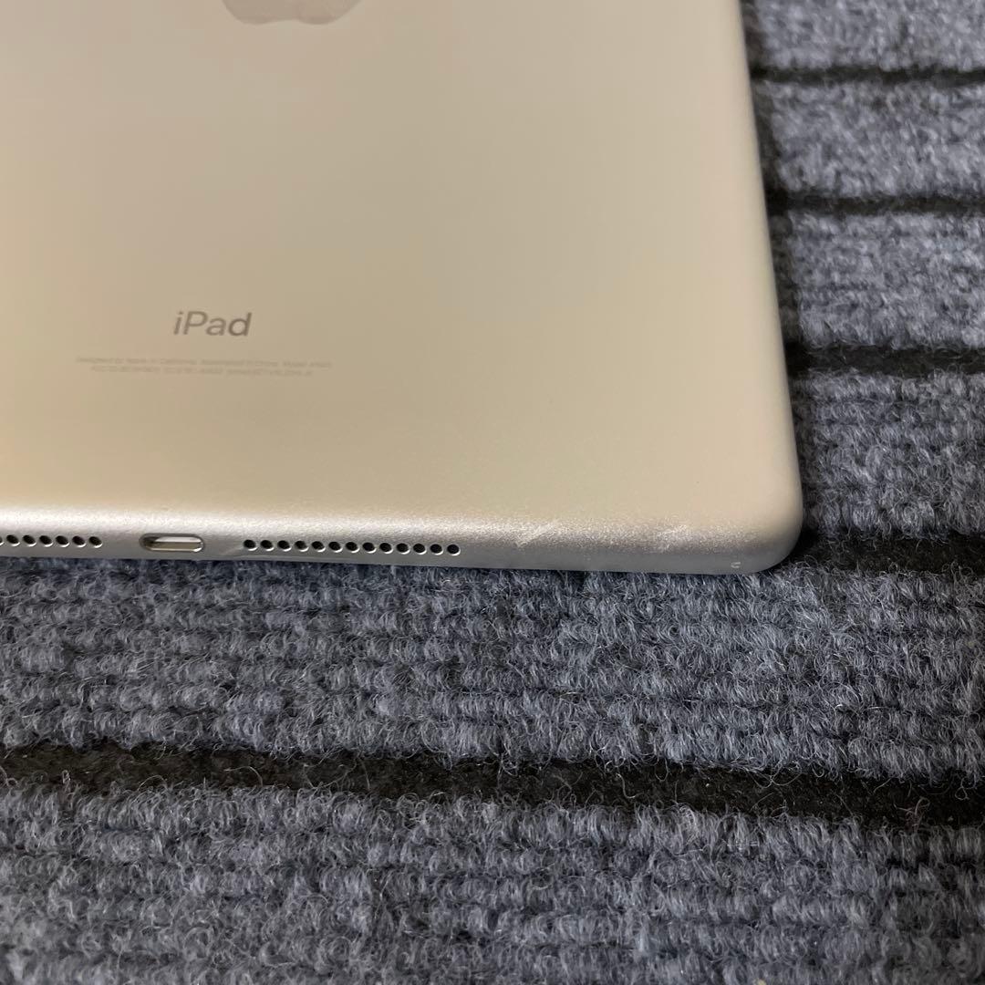 178 iPad 5世代 32GB Wi-Fi シルバー