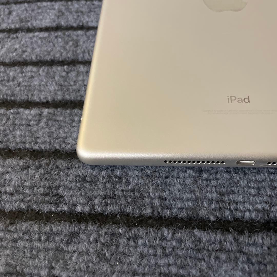178 iPad 5世代 32GB Wi-Fi シルバー