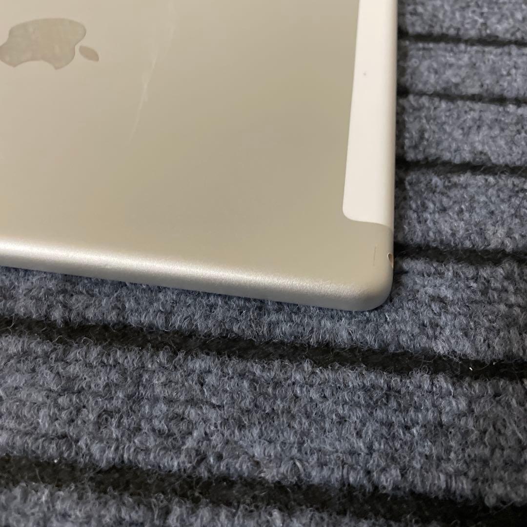 178 iPad 5世代 32GB Wi-Fi シルバー