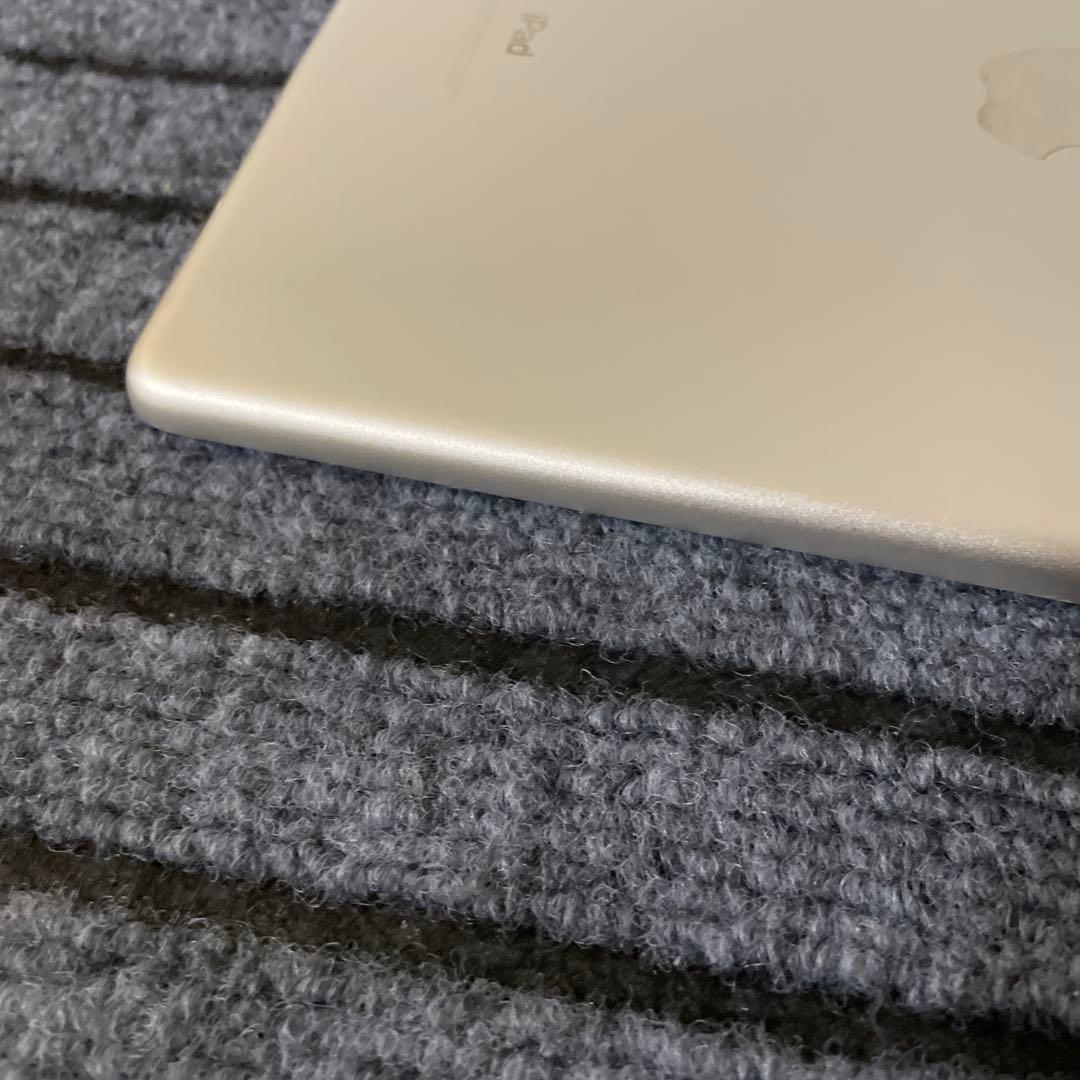 178 iPad 5世代 32GB Wi-Fi シルバー
