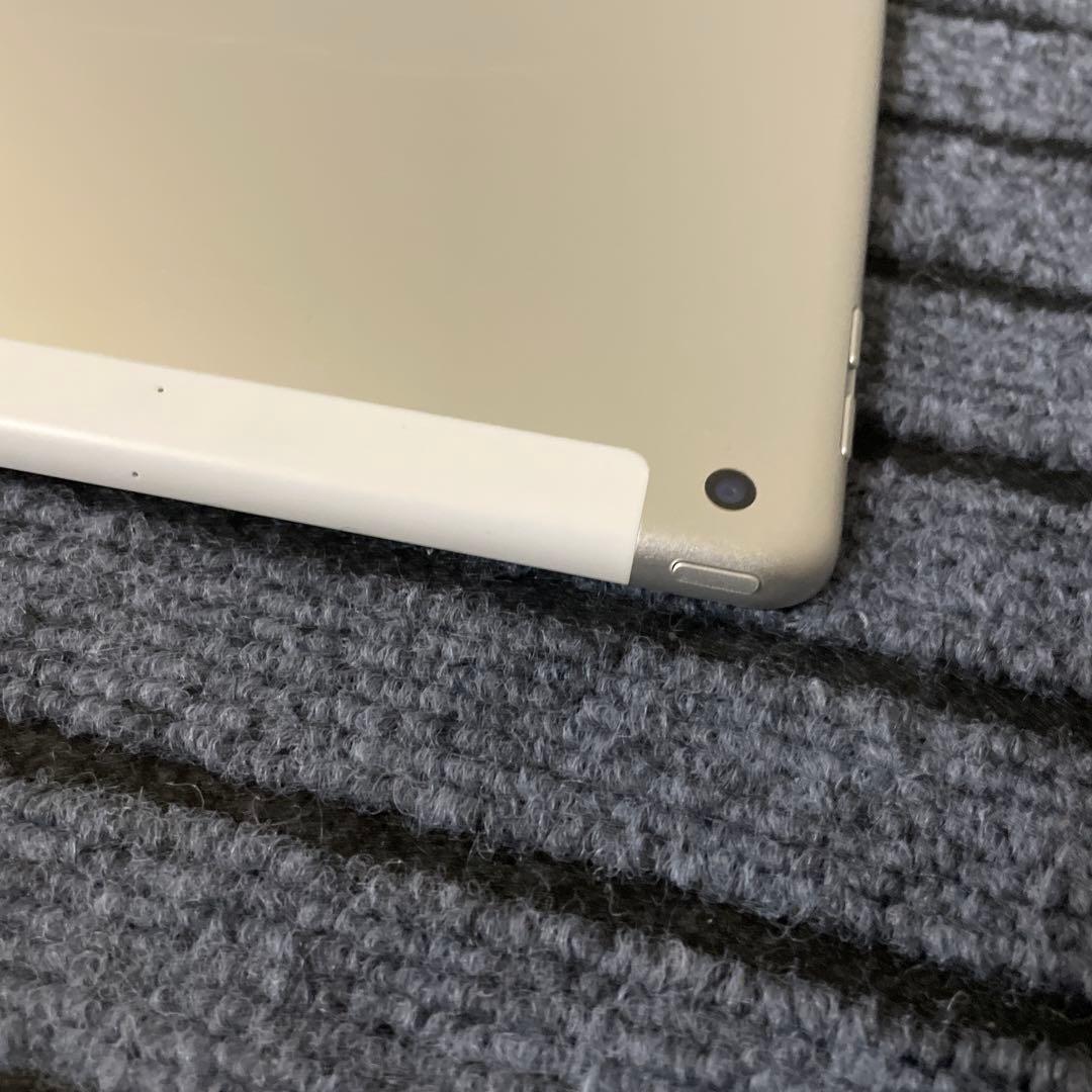 178 iPad 5世代 32GB Wi-Fi シルバー