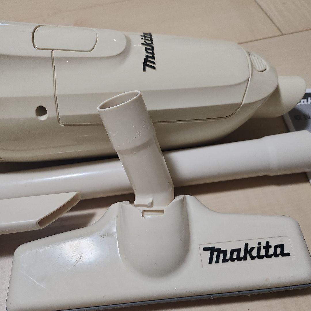 makitta充電式クリーナーCzL102D
